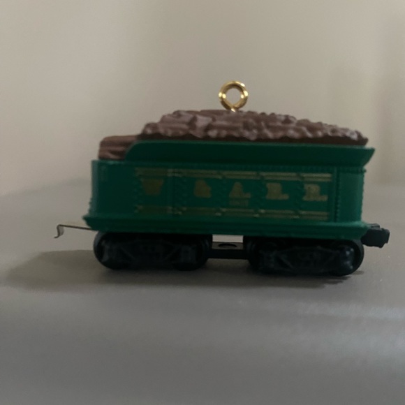 Hallmark Keepsake Ornament Lionel Train - Picture 2 of 5